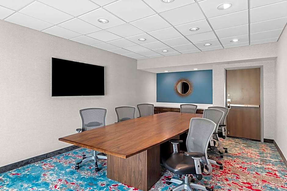 Hampton Inn By Hilton & Suites Farmers Branch Dallas, Tx