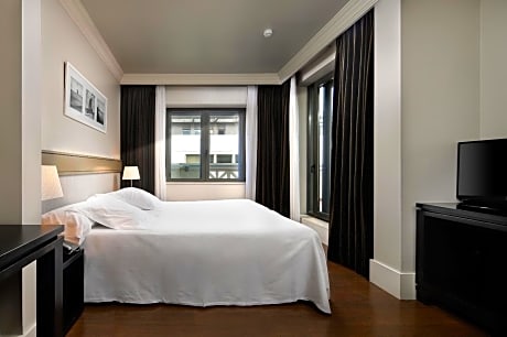 Double or Twin Room with City View