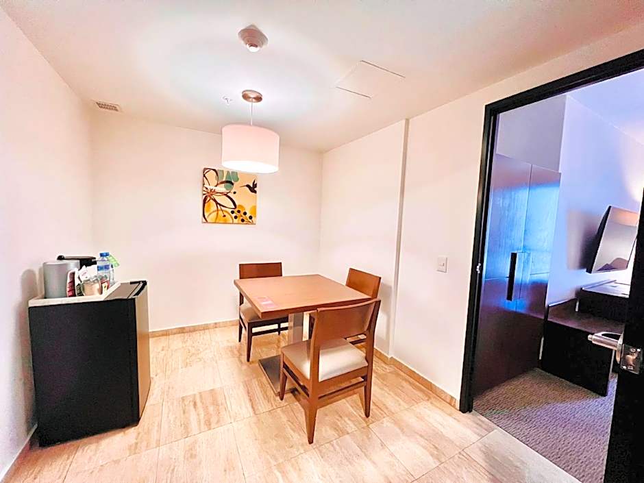 Holiday Inn Guadalajara Patria-Universidad By IHG