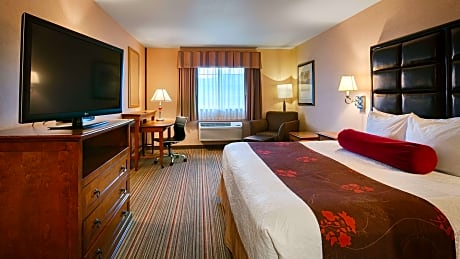 1 King Bed, Mobility Accessible, Bathtub, Non-Smoking, Full Breakfast