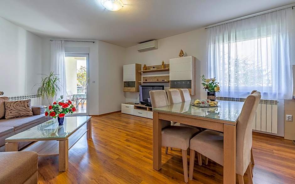 Istriensonne - Apartments Veruda mit Grillterrasse