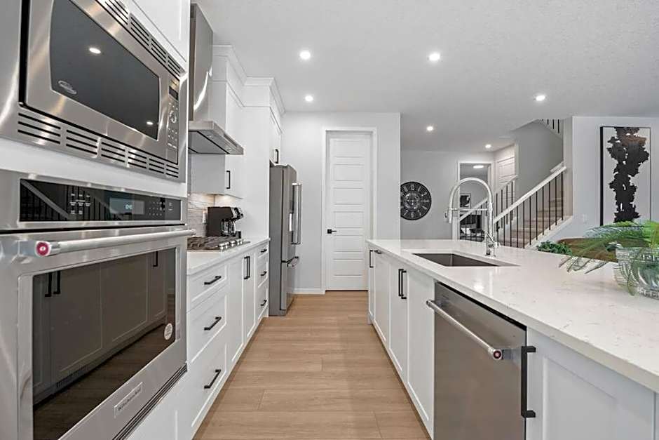 Luxury-4bed with AC-86"TV-BrandNew in Cranston, Calgary