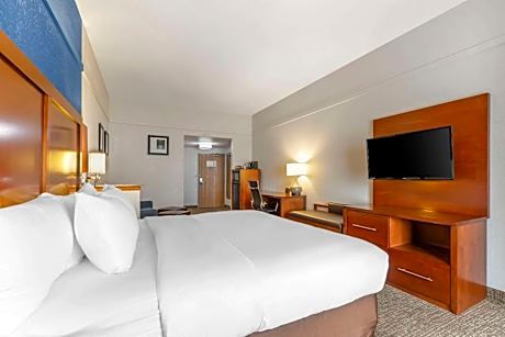 Queen Suite with Two Queen Beds - Non-Smoking