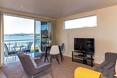 1-Bedroom Ocean View Apartment