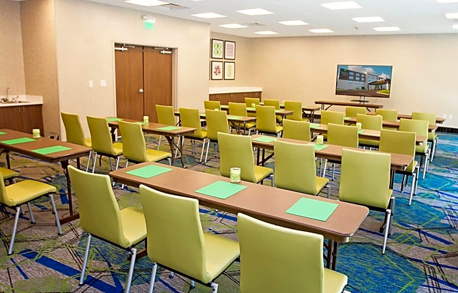 Holiday Inn Express & Suites Greenwood North By IHG