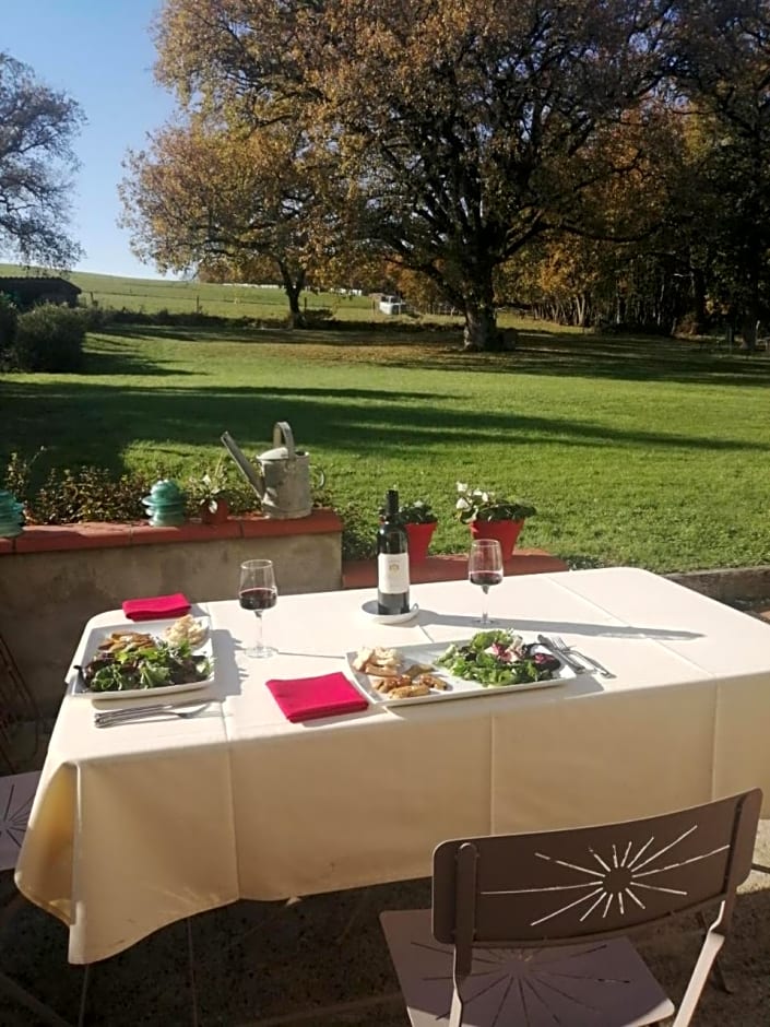 MAISON MAUPAS Chambre Rouge