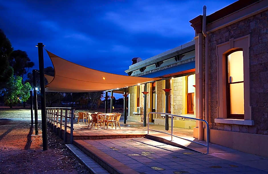 The Standpipe Golf Motor Inn