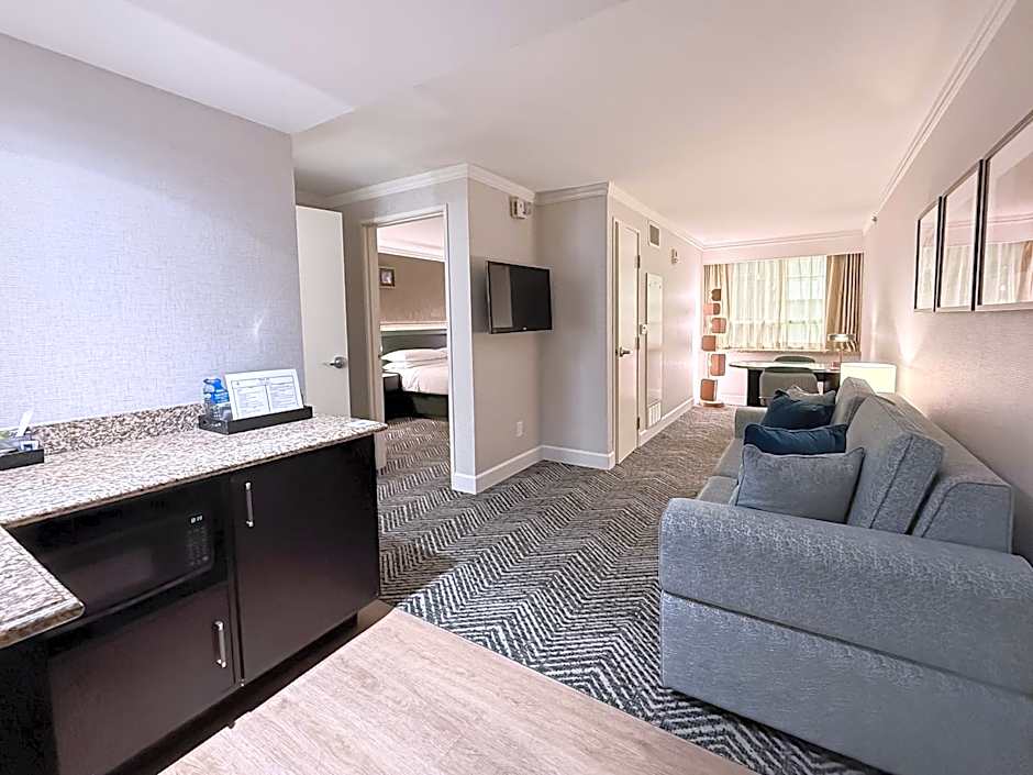 Embassy Suites By Hilton Los Angeles Glendale