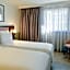 B&B HOTEL Saint-Quentin-en-Yvelines Centre Gare 4 étoiles