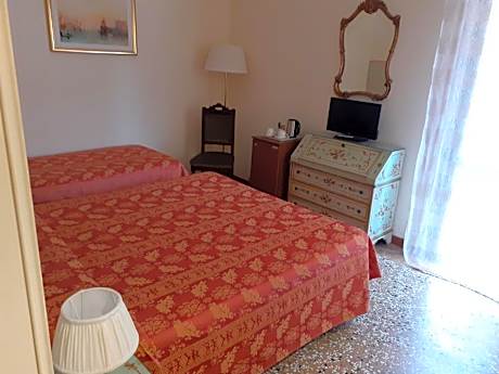 Triple Room with Private Bathroom