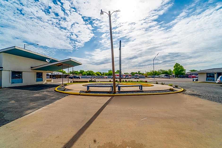 Budget Inn by OYO Frederick US-183