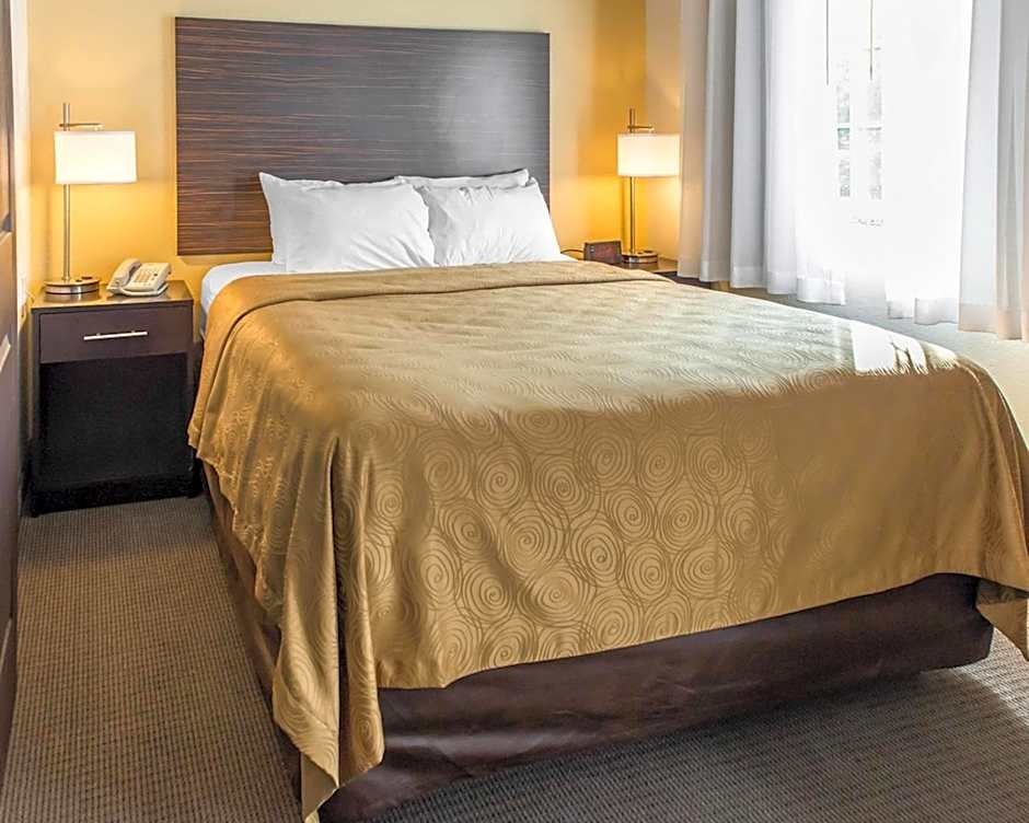 Mainstay Suites Pittsburgh Airport