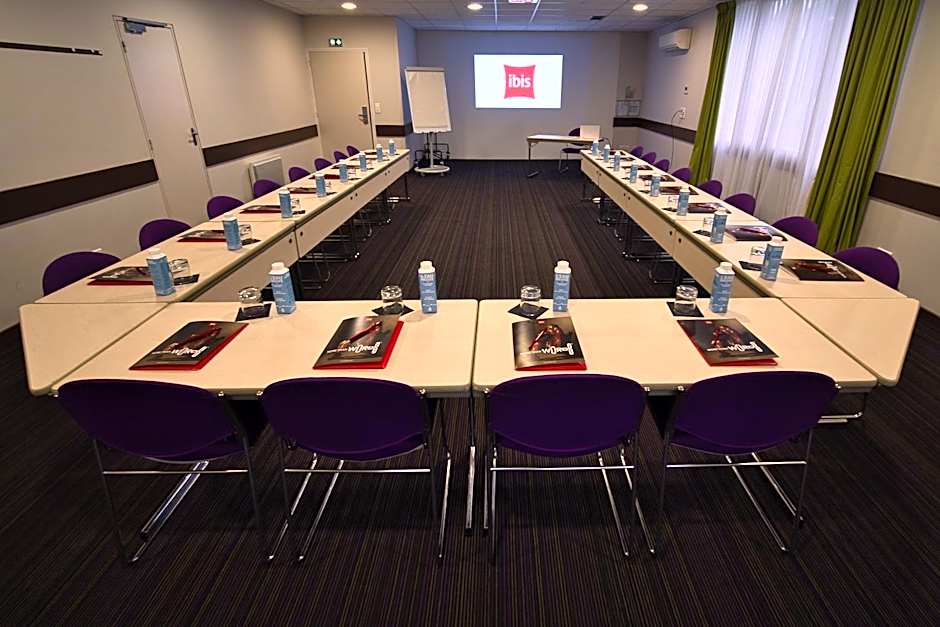 ibis Chartres Ouest Luce