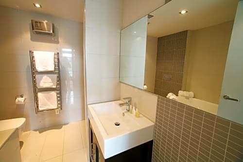 Distinction Wellington, Century City Hotel