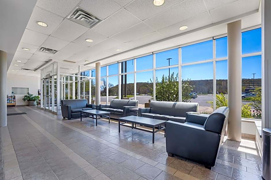 Residence & Conference Centre - Niagara-on-the-Lake