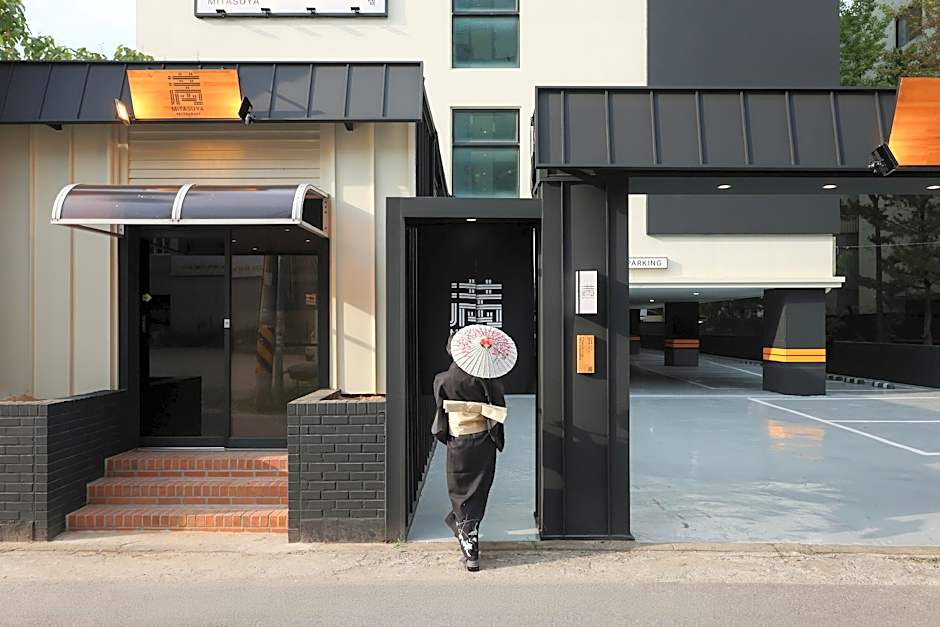 Mitasuya Ryokan Hotel Gumi by Aank