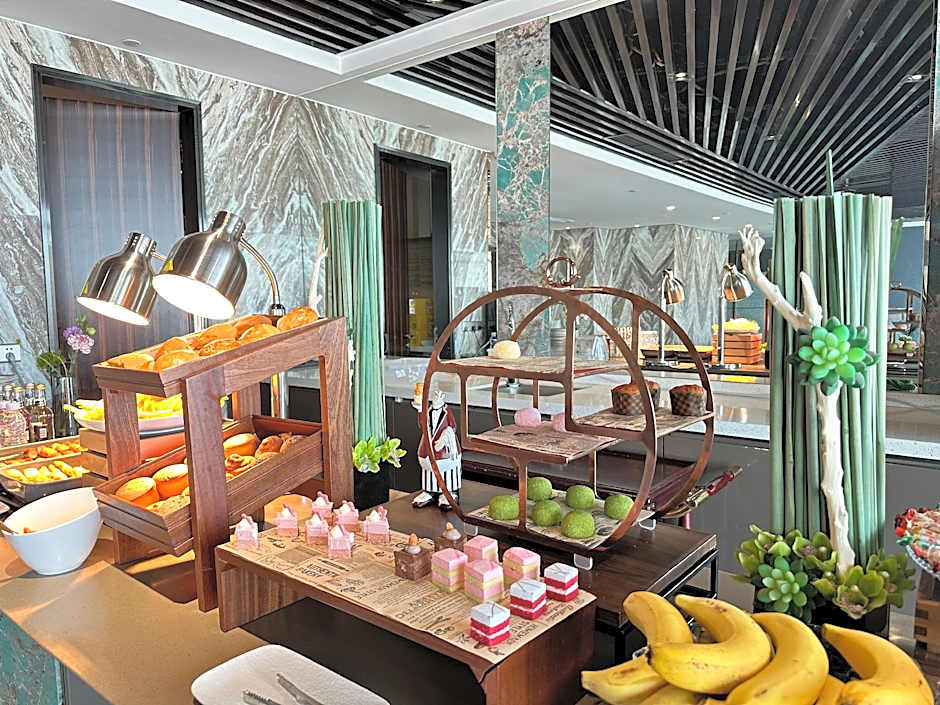 Grand Madison Qingdao Harbour-view Central（Former Qingdao Farglory Hotel）