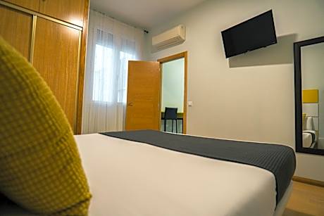 One-Bedroom Apartment (4 Adults)