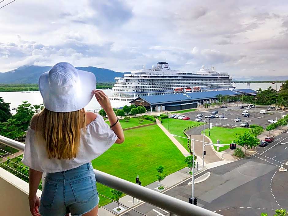 Pullman Reef Hotel Casino