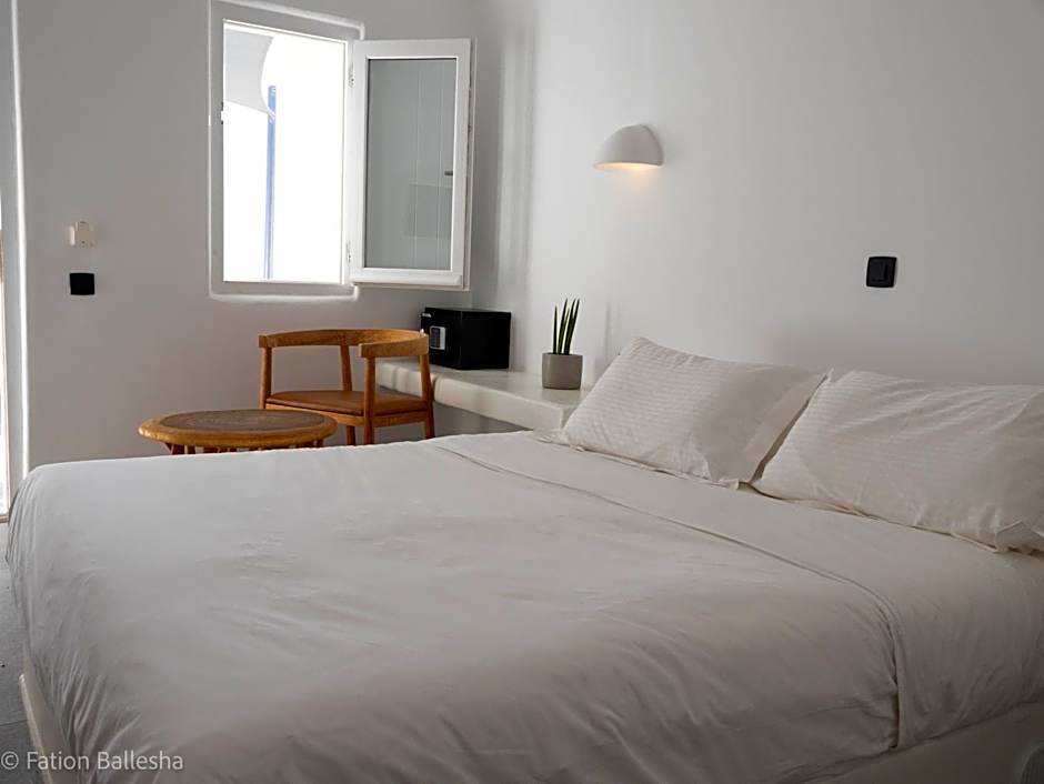 Nomikos Villas