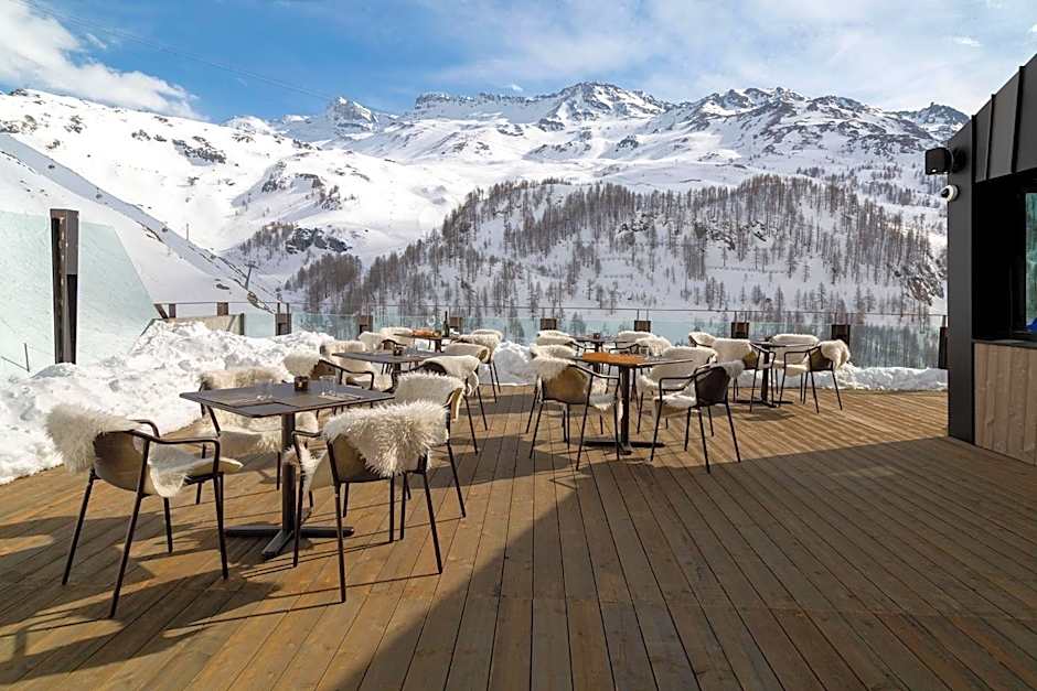 Bergman Mountain Hotel