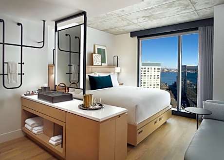 Artist Tower Studio Room 1 King Bed