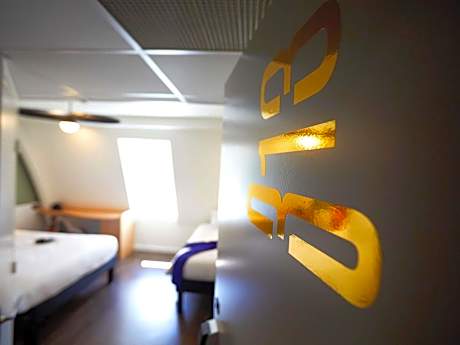 Standard Room with One Double Bed and One Single Bed