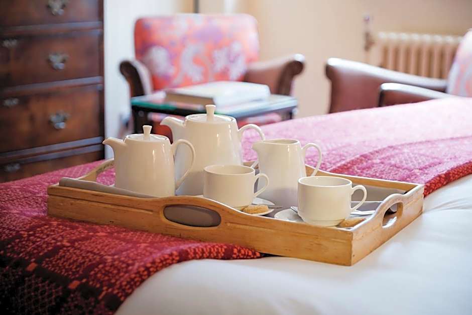 The Bear Of Rodborough Hotel