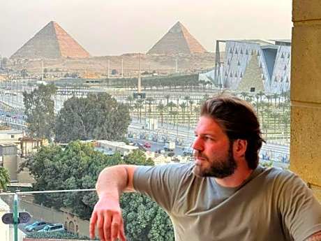 Royal Crown Hotel Giza Pyramids View