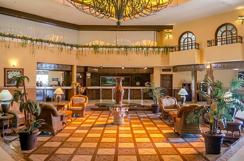 Grand Plaza La  Paz Hotel & Suites