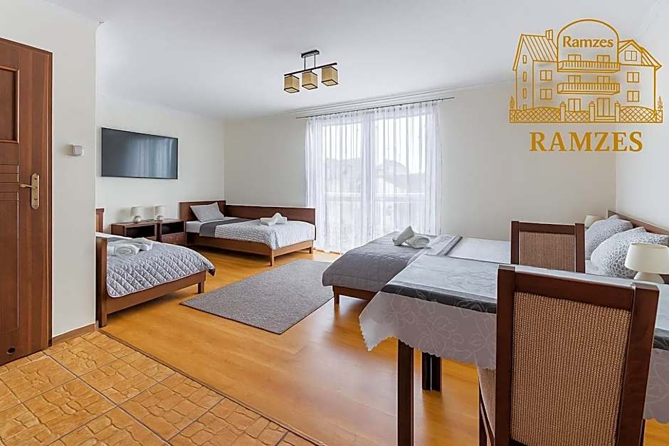 RAMZES-pokoje z balkonami,parking,Blisko do plaży Ustka