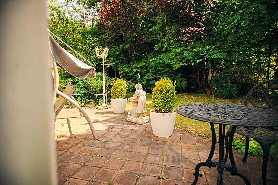 Villa Waldperlach by Blattl