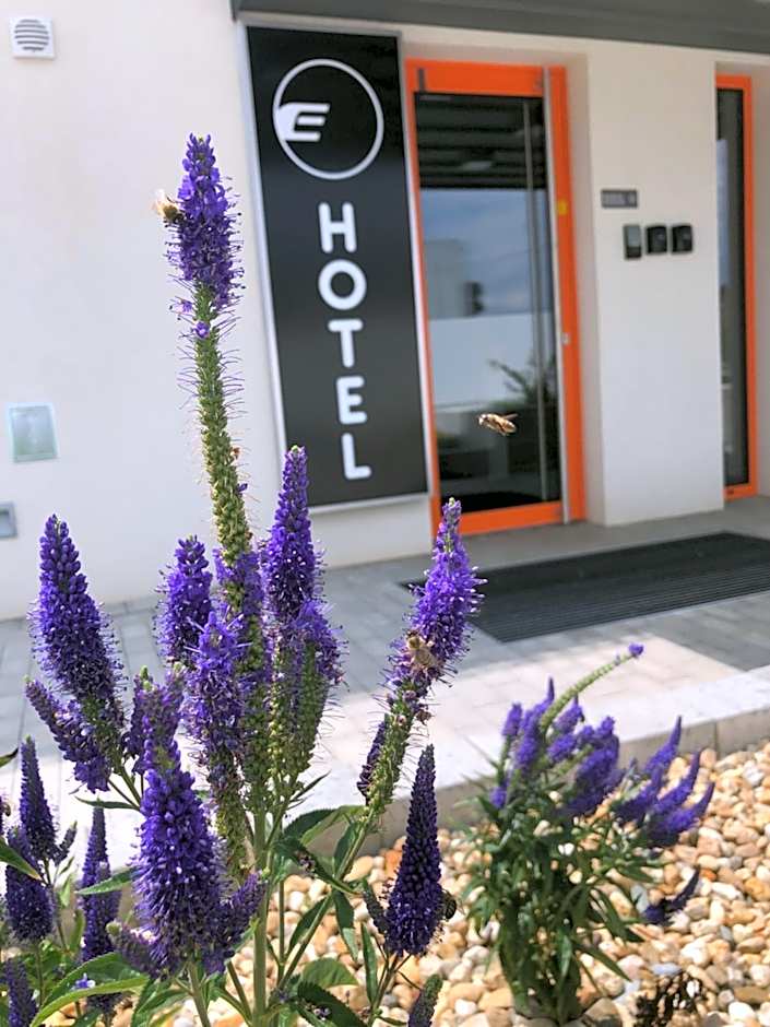 Eleven Business & Sport Hotel