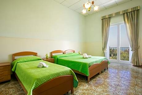 Triple Room with Sea View