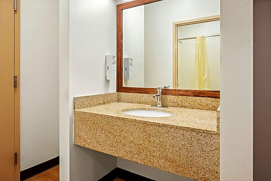 Red Roof Inn & Suites Houma