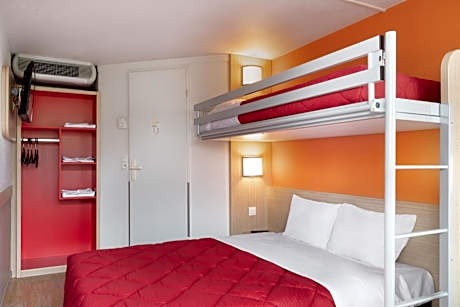 Triple Room (1 Double Bed + 1 Single Bed)