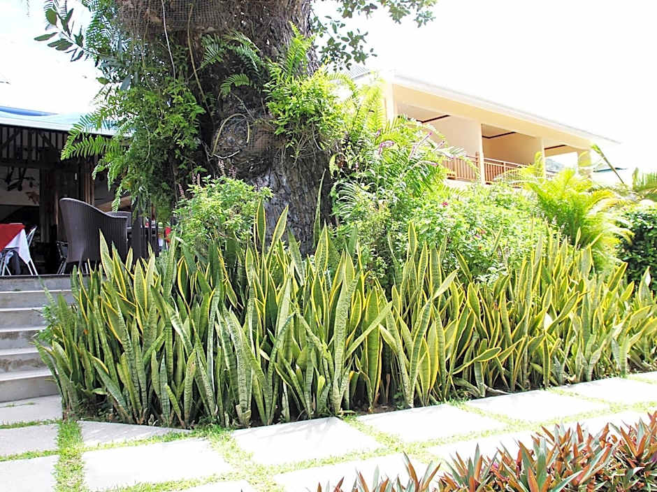 Pirogue Lodge