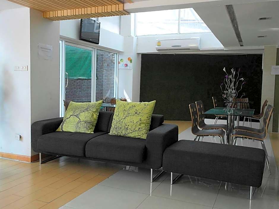 Nantra Sukhumvit 39 Hotel