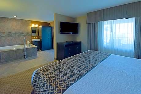 King Suite with Jetted Tub - Non-Smoking