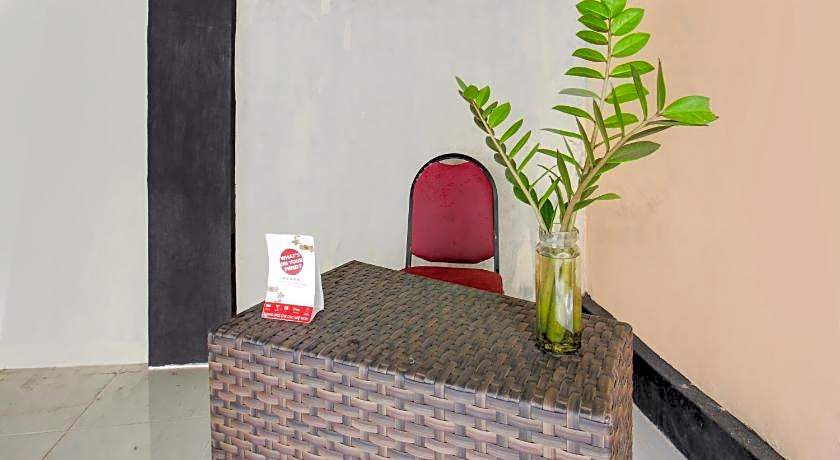 OYO Life 93155 Wisma Sarah