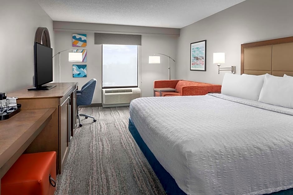 Hampton Inn By Hilton & Suites Lake Mary At Colonial Townpark