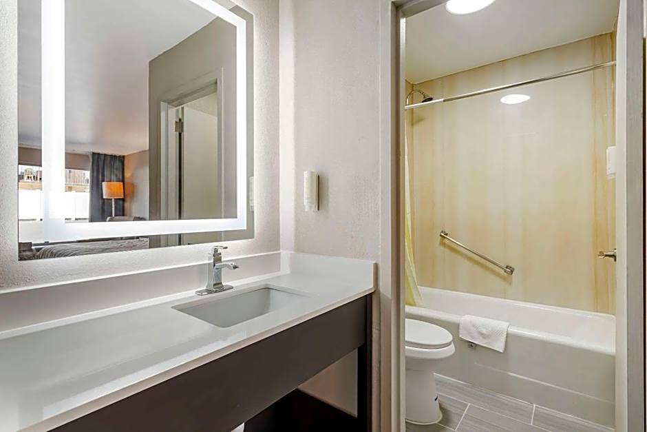 Rodeway Inn Orange Park - Jacksonville near Naval Air Station