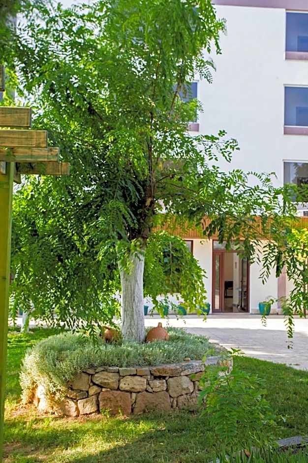 Troas Beach Hotel