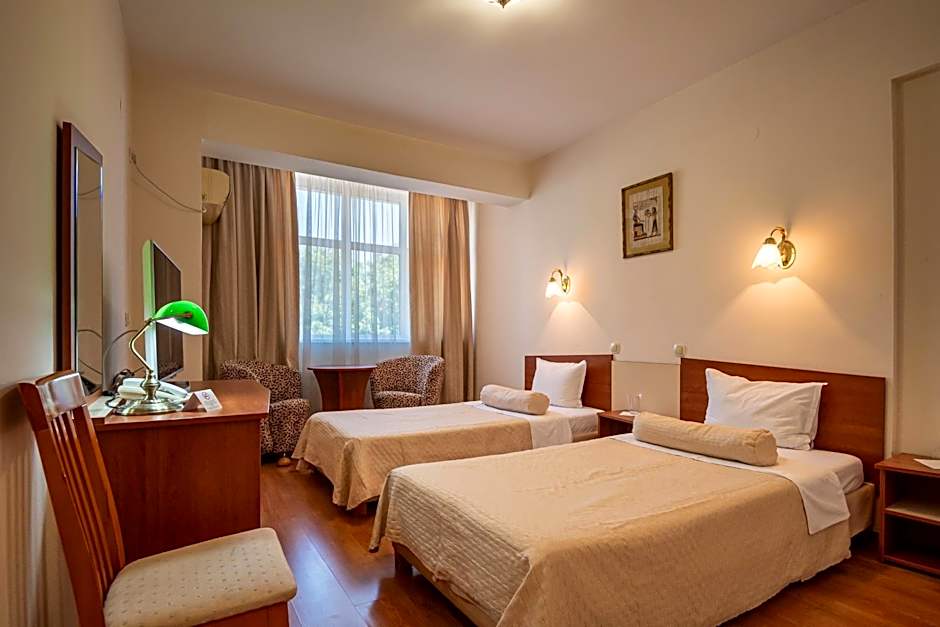 Primavera 2 Hotel