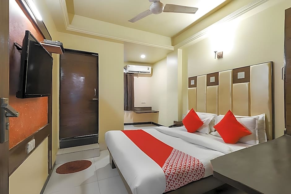 Hotel O Kanchan Palace