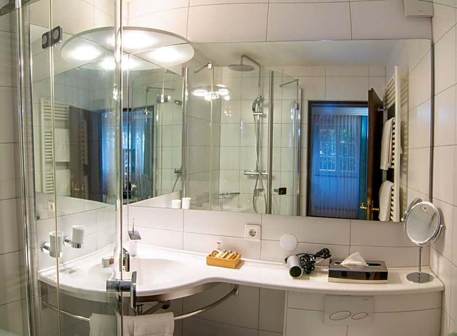 Hotel Adler - Weil am Rhein