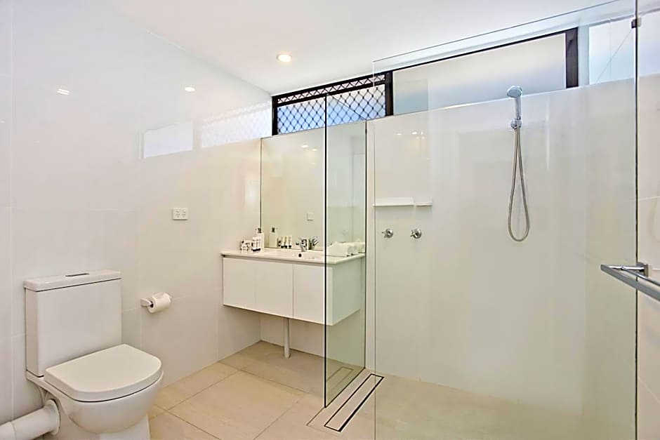 Aries Holiday Apartments