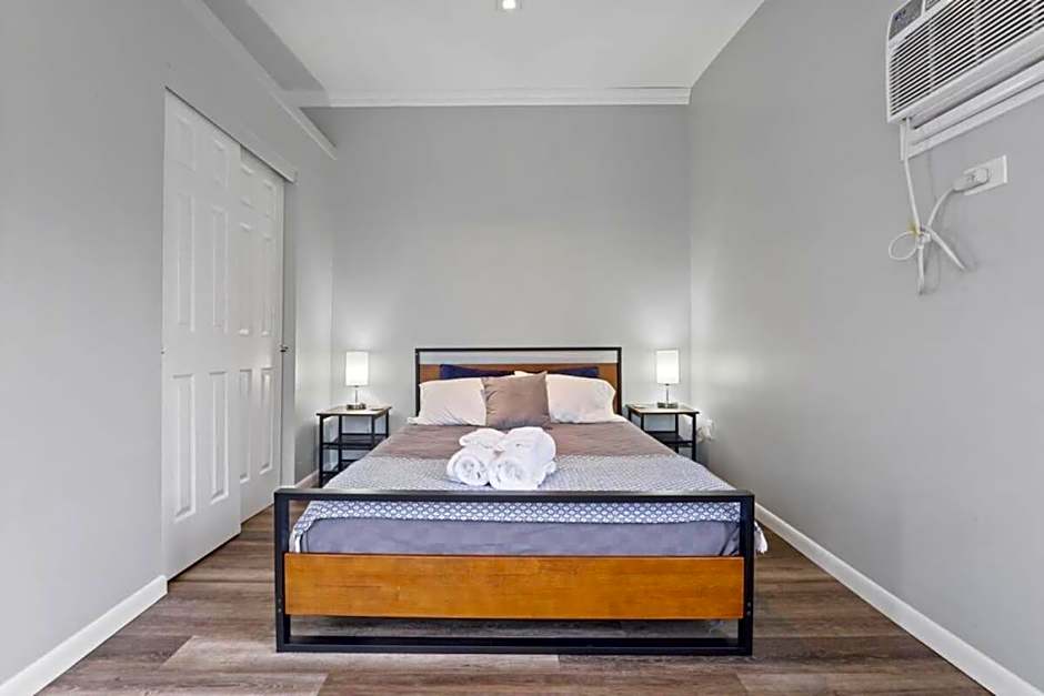 Housepitality - The Restful Studio - Cozy