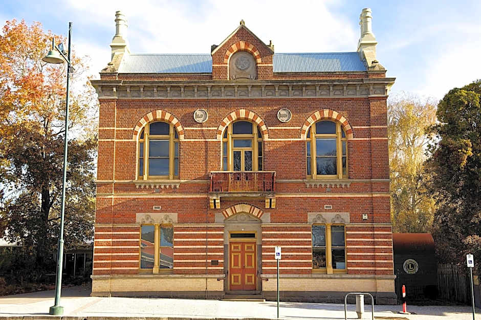 Lakes and Craters Holiday Park