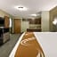 Quality Inn & Suites Roanoke - Fort Worth North